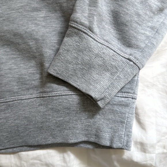 Women’s New Balance Crewneck Sweater - L - Like new - Picture 4 of 4